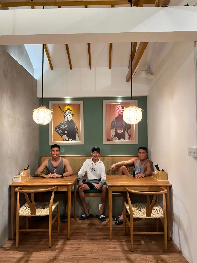 Papa Lee's Taiwan noodle & dumplings 台灣人的店 4