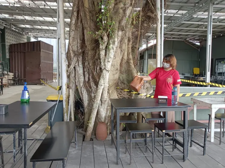 Kedai kopi hitam manis 10