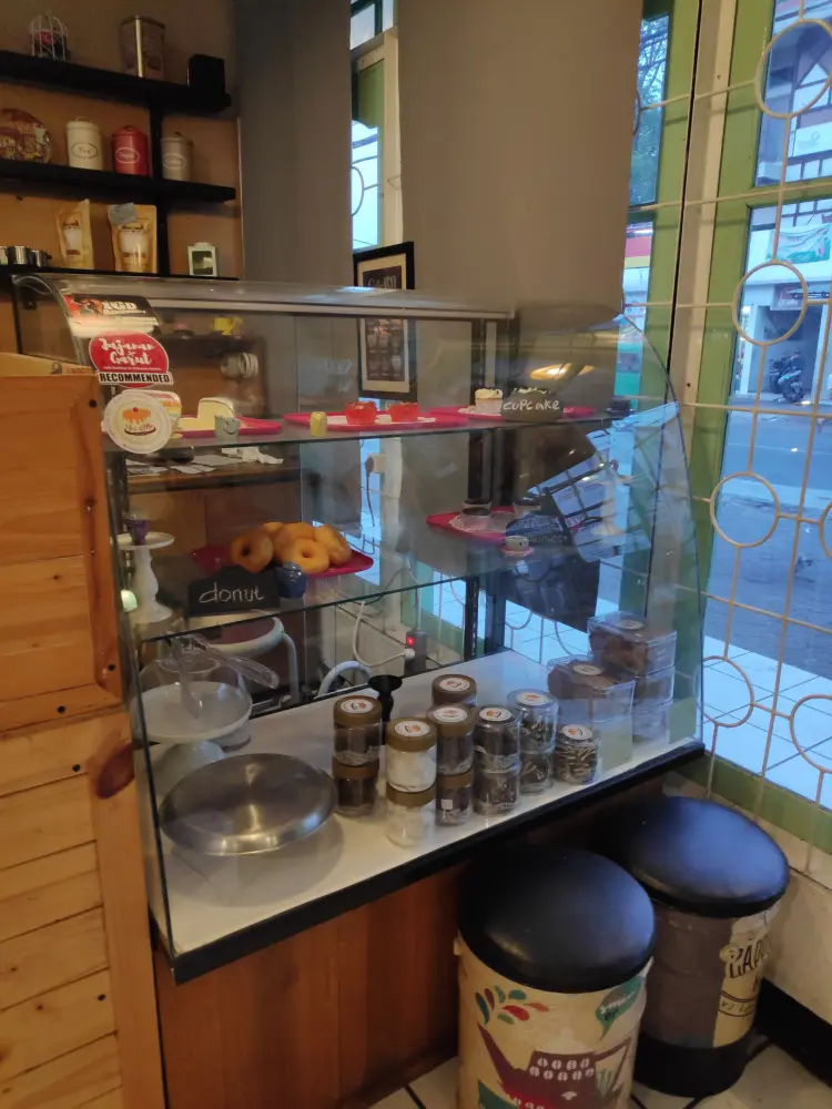 You and Me - cakes cookies eatery 2