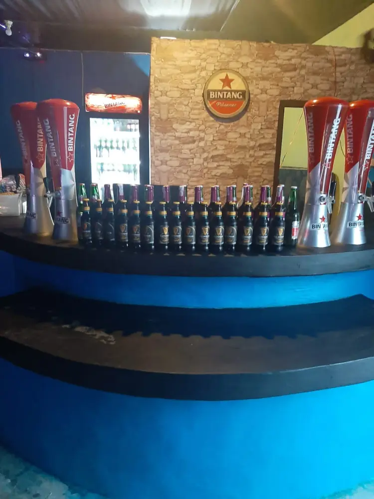 New Shinta Cafe, Bar & Room Karaoke 2