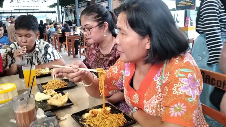 Mie Gacoan Depok Kelapa Dua 8