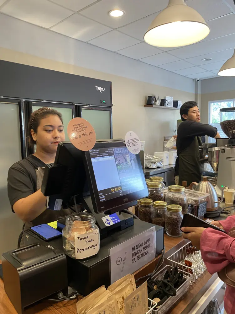Toko Kopi TUKU - SPBU bp Lenteng Agung 8