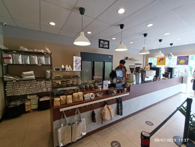 Toko Kopi TUKU - SPBU bp Lenteng Agung 4