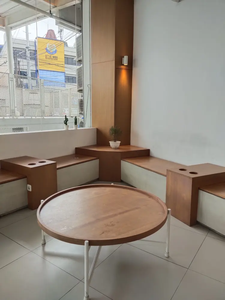 oi coffee & eatery 5