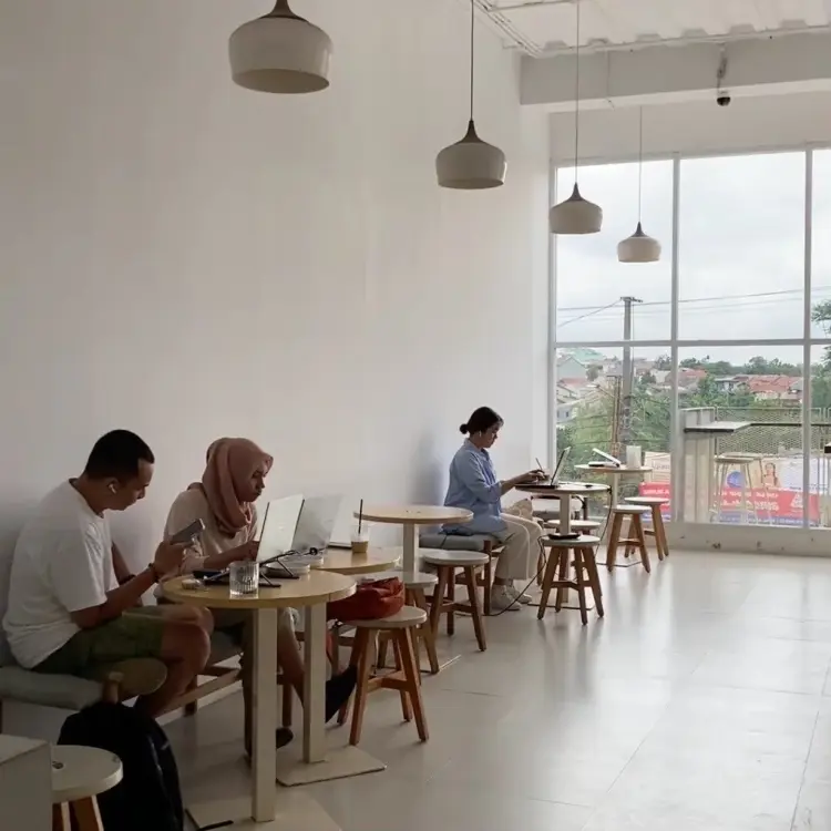 oi coffee & eatery 6