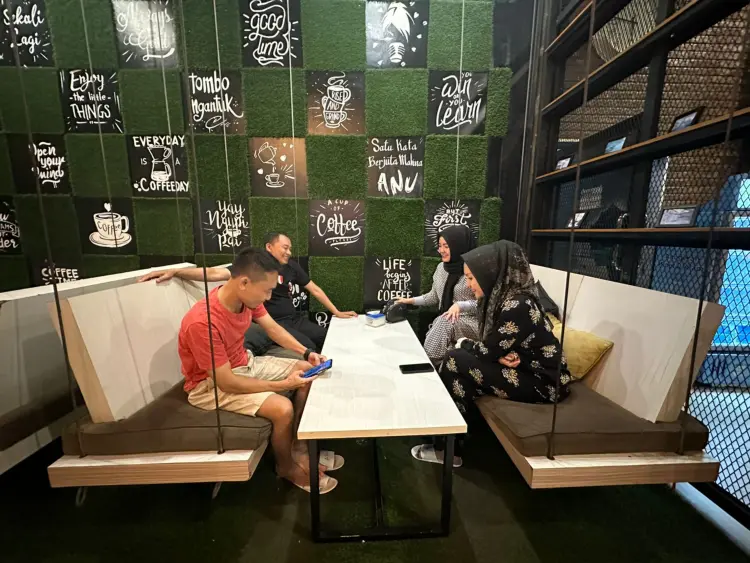 Tasya Bakery & Cake And Coffee Shop & Resto 3