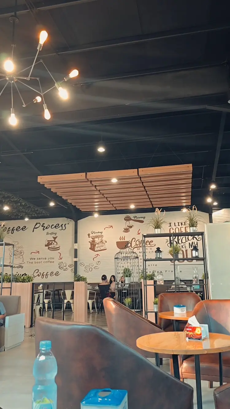 Tasya Bakery & Cake And Coffee Shop & Resto 4