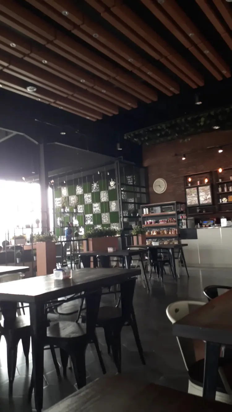 Tasya Bakery & Cake And Coffee Shop & Resto 8