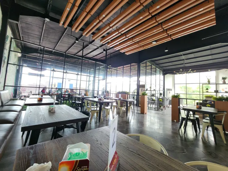 Tasya Bakery & Cake And Coffee Shop & Resto 6