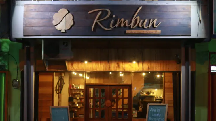 Rimbun Espresso & Brew Bar Padang 1