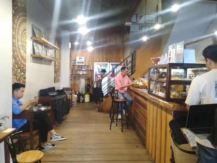 Rimbun Espresso & Brew Bar Padang 9