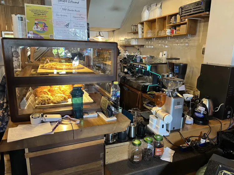 Rimbun Espresso & Brew Bar Padang 7