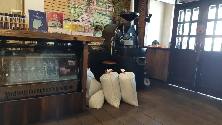 Rimbun Espresso & Brew Bar Padang 10