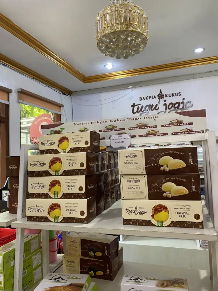 Bakpia Kukus Tugu Jogja - Jalan Colombo ( Pusat Oleh - Oleh ) 1