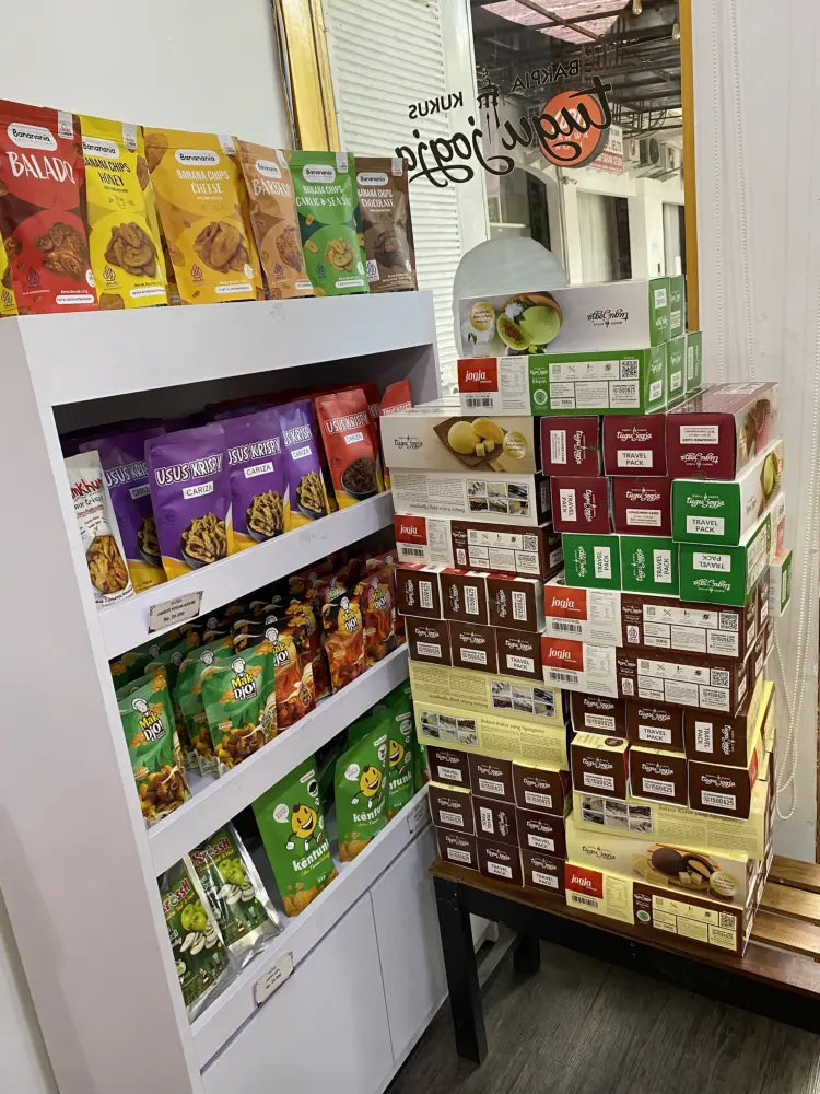 Bakpia Kukus Tugu Jogja - Jalan Colombo ( Pusat Oleh - Oleh ) 8