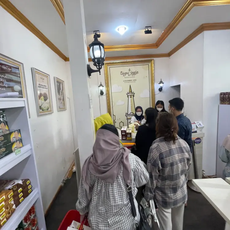 Bakpia Kukus Tugu Jogja - Jalan Colombo ( Pusat Oleh - Oleh ) 10