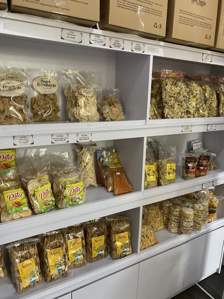 Bakpia Kukus Tugu Jogja - Jalan Colombo ( Pusat Oleh - Oleh ) 3