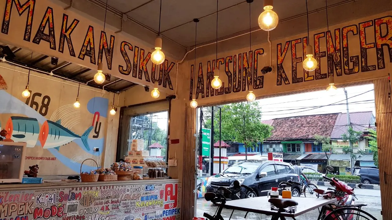 Pempek paling mantap di Palembang? Nggak ada AC tetep gas 3