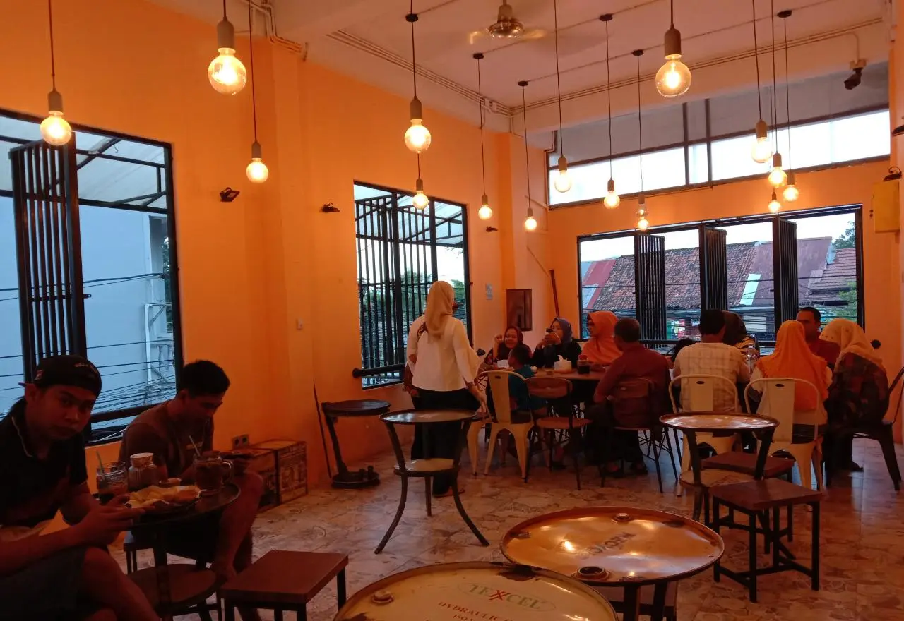 Pempek paling mantap di Palembang? Nggak ada AC tetep gas 7