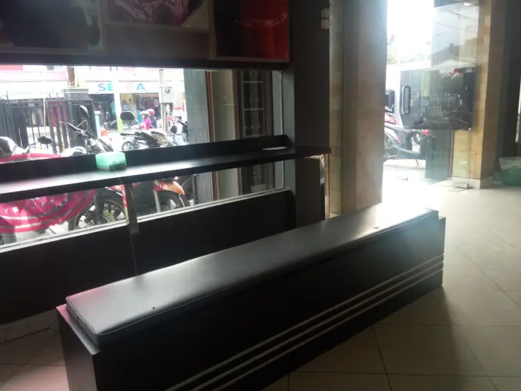 Aroma Bakery Dan Istana Es 8