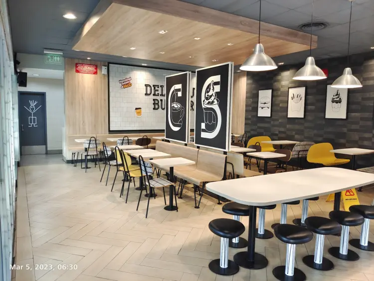 Mcdonalds Lippo Cikarang 10