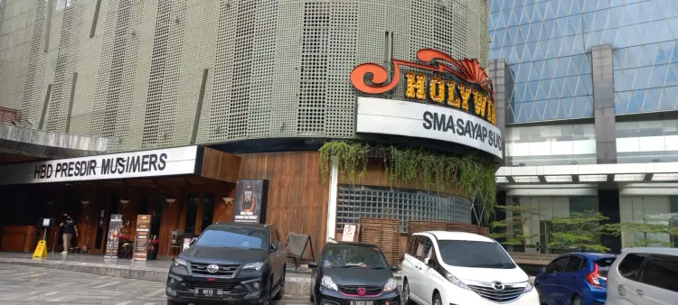 HW Helen's Live Bar Epicentrum 1