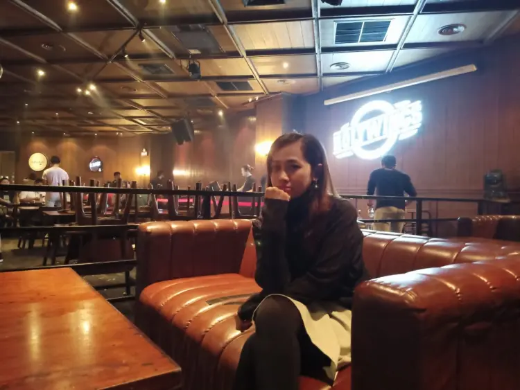 HW Helen's Live Bar Epicentrum 4