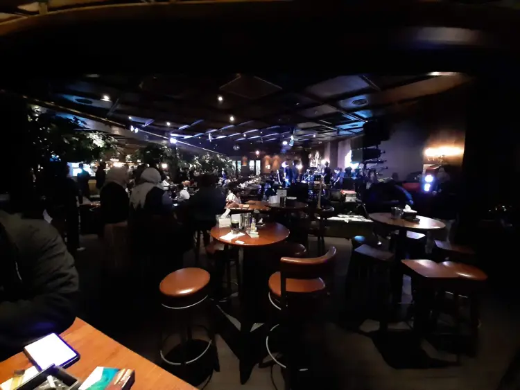 HW Helen's Live Bar Epicentrum 2