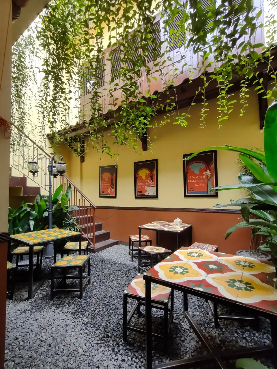 万隆这家1930年的“活化石”，排队半小时就为这口吐司？ 1