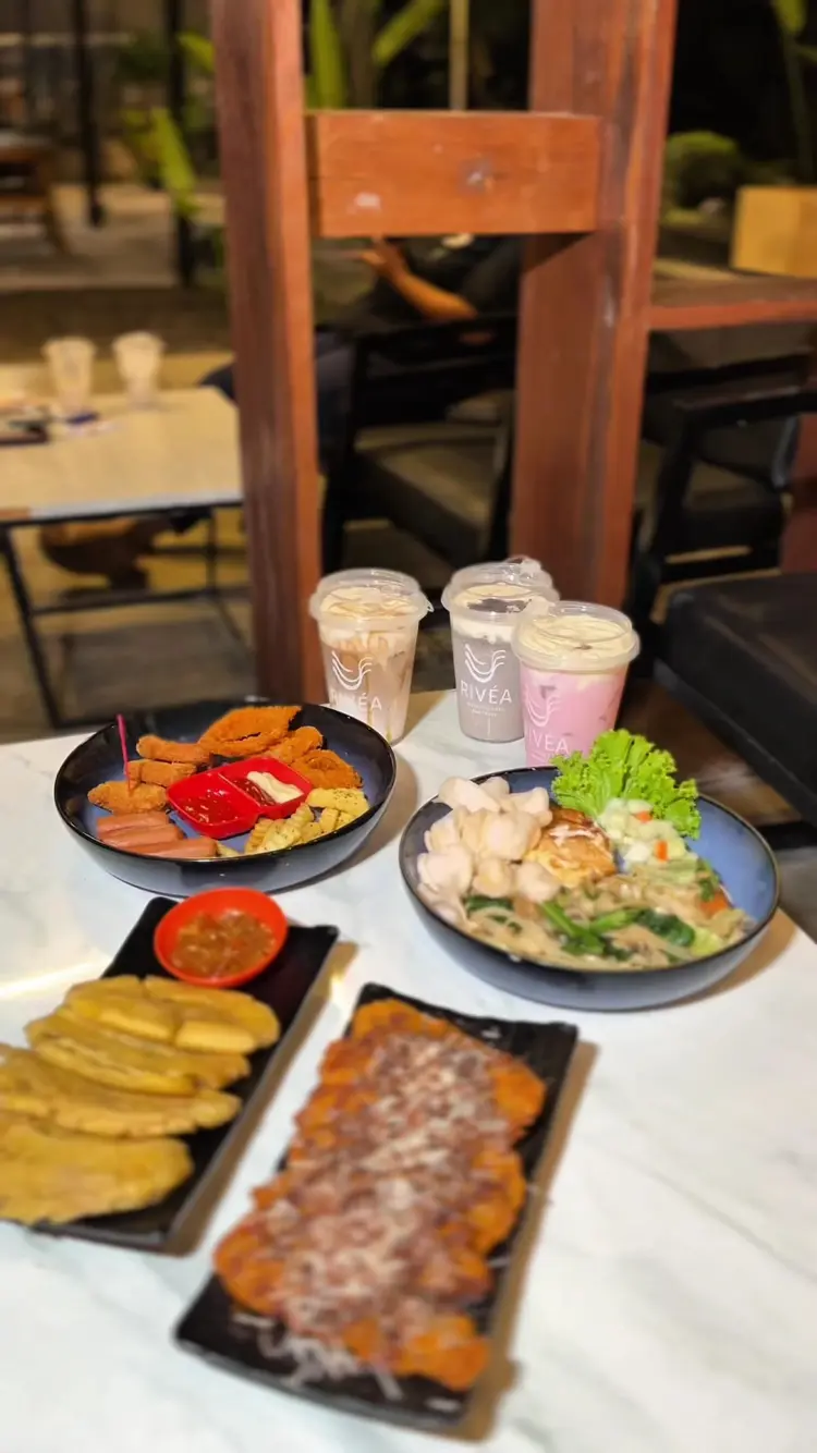 RIVEA Riverside Cafe and Space 4