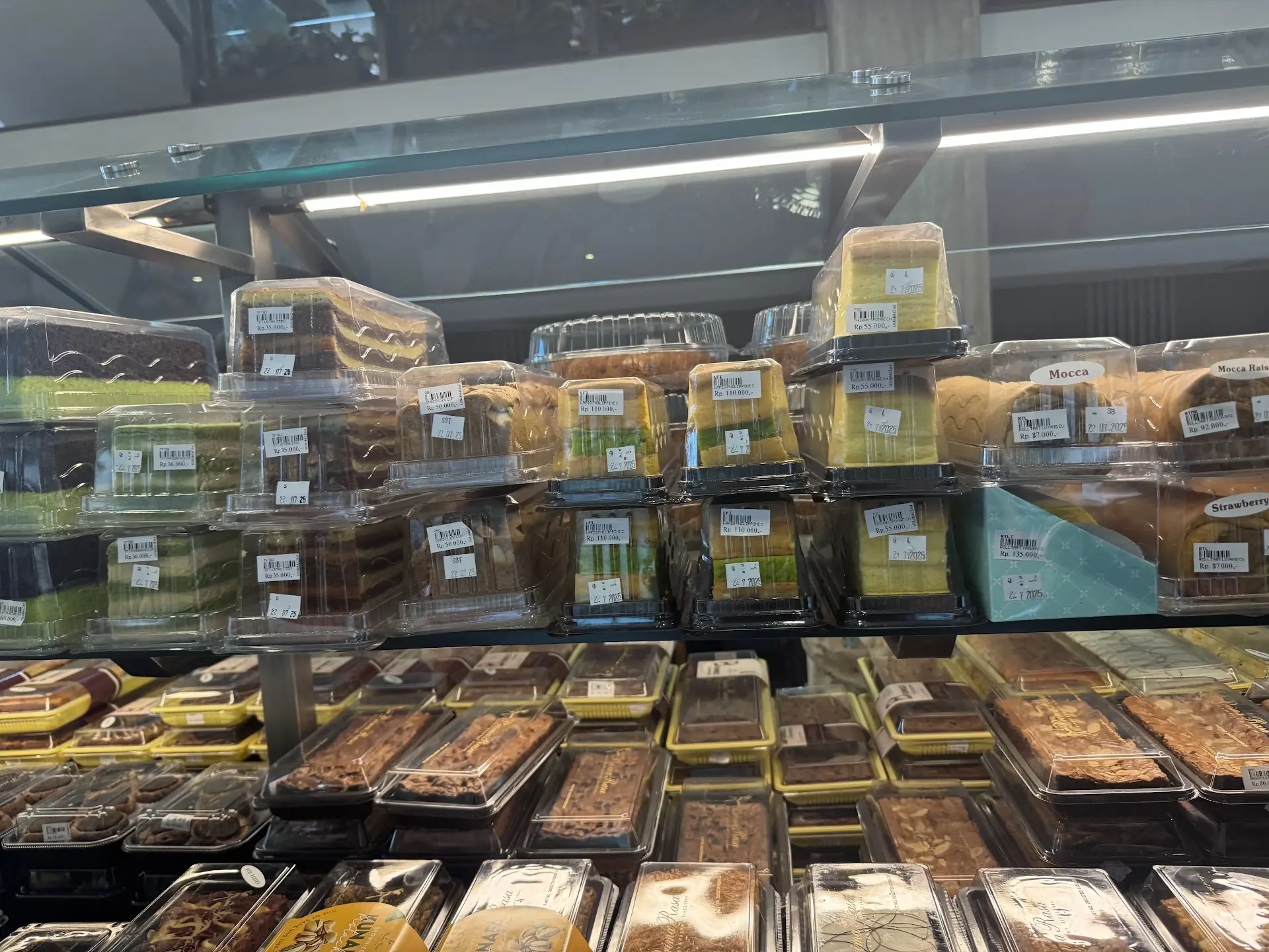 Bandung Prima Rasa, the legendary souvenir spot – I'll be your guinea pig! 2