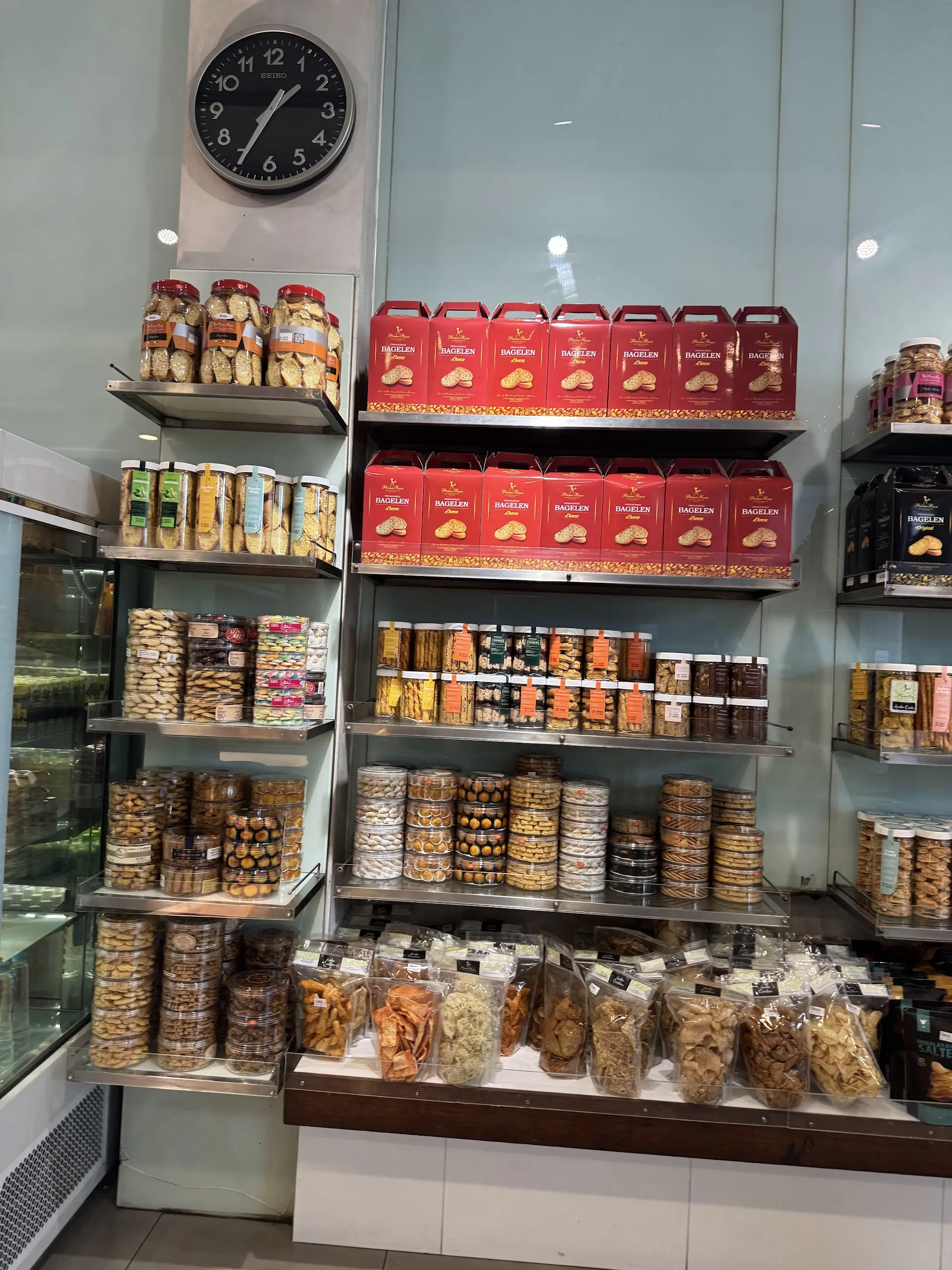 Bandung Prima Rasa, the legendary souvenir spot – I'll be your guinea pig! 7