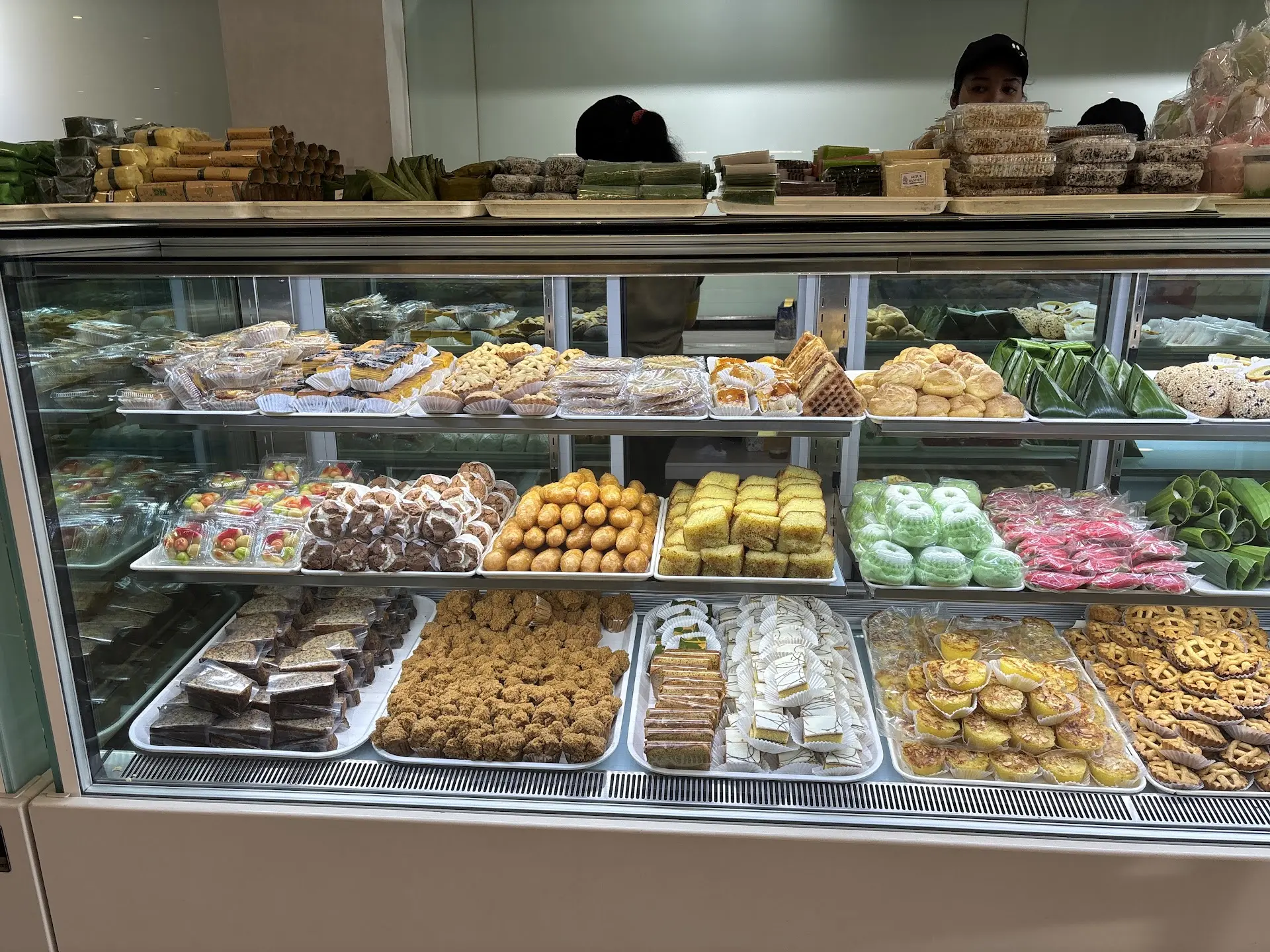 Bandung Prima Rasa, the legendary souvenir spot – I'll be your guinea pig! 6