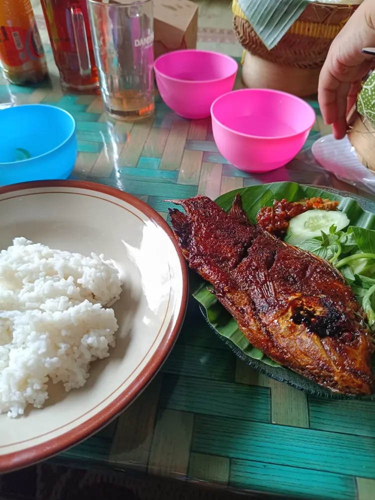 Warung Makan ayem tentrem 4