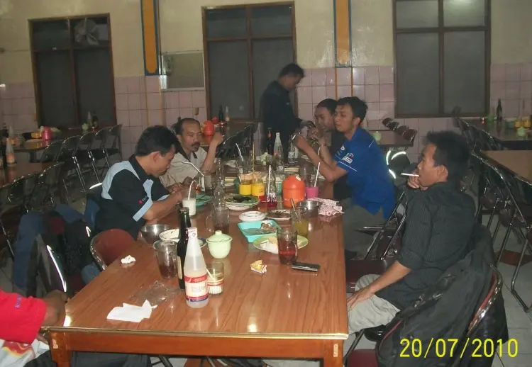 Rumah Makan Pak Kumis 3 7