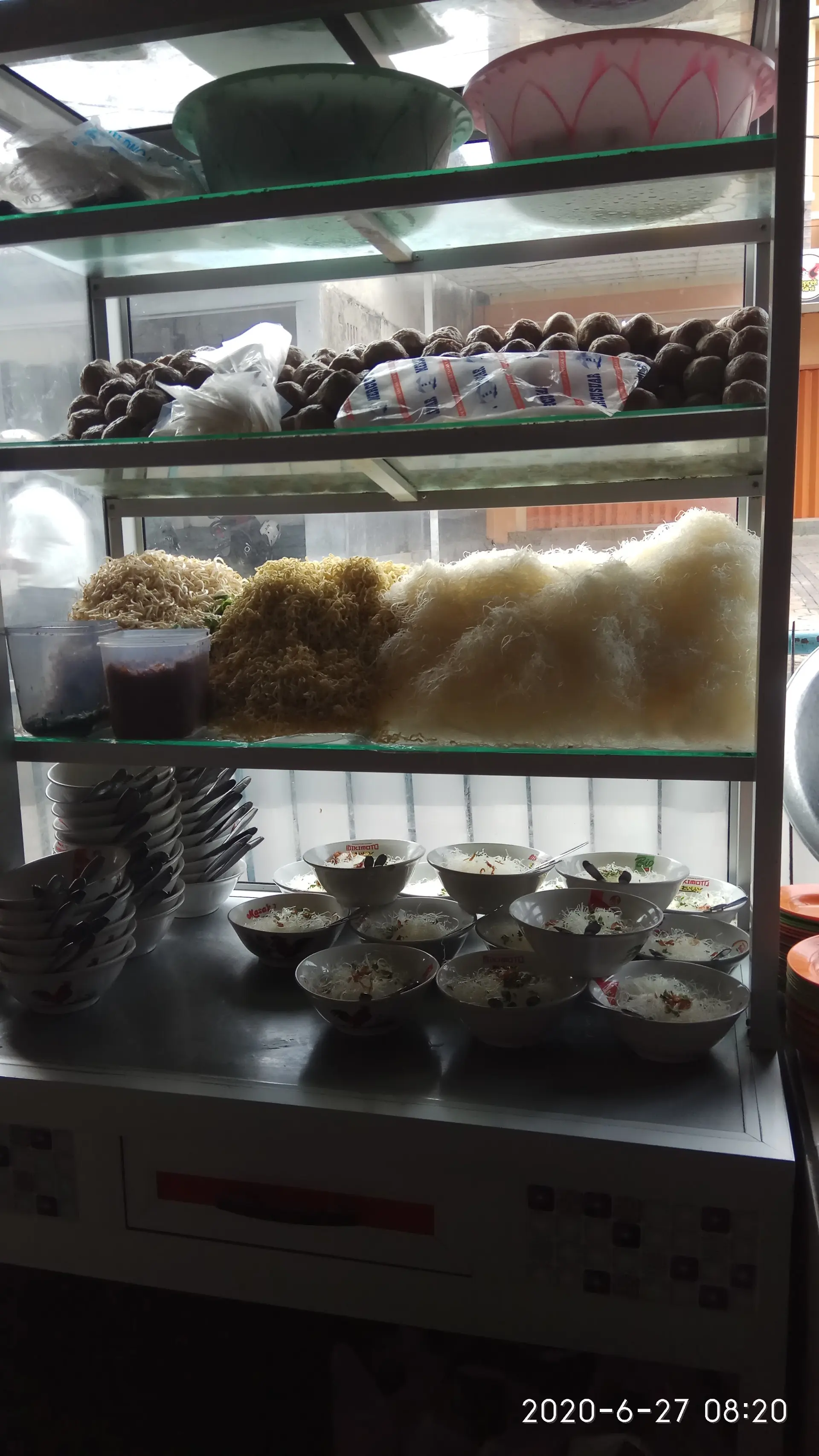 Google 4.6分的传奇Bakso，环境和服务我真的不敢恭维… 1