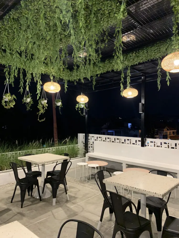 Historia Coffee & Eatery 8