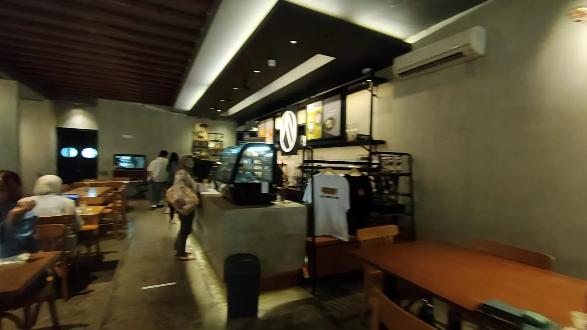 本想带电脑来这儿卷一下，结果差点被音乐吵到报警！ 7