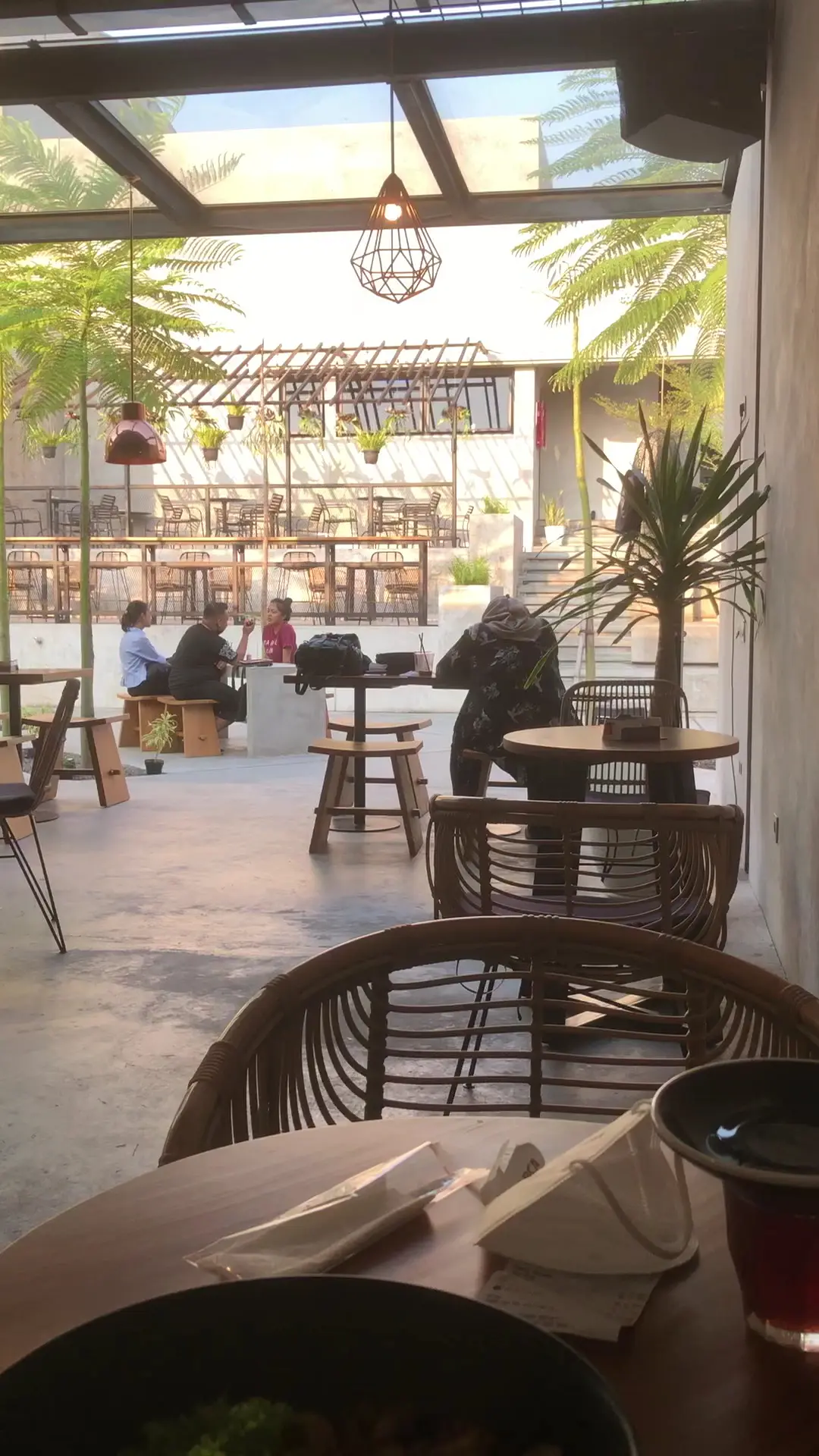 本想带电脑来这儿卷一下，结果差点被音乐吵到报警！ 8