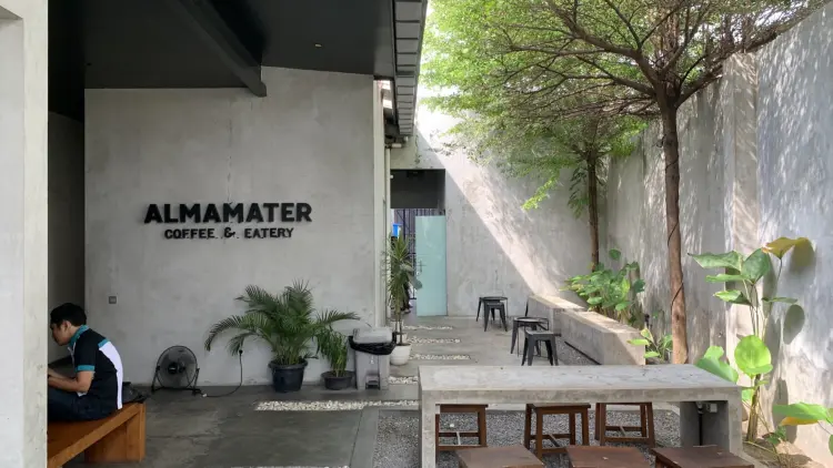 Almamater Coffee & Eatery Solo 3