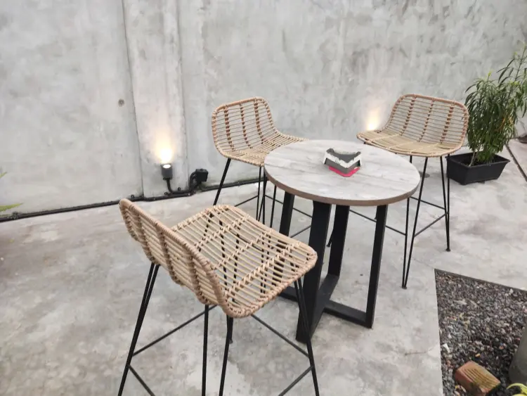 Almamater Coffee & Eatery Solo 10