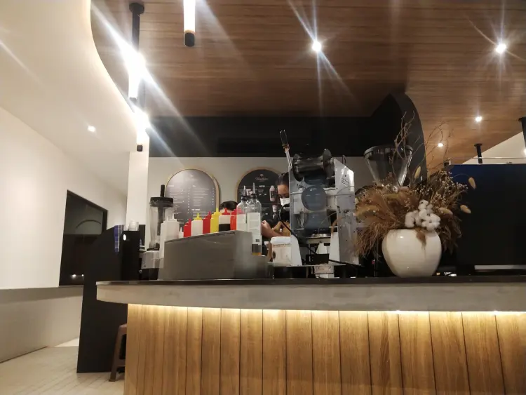 Ideologist Coffee And Social Space 10