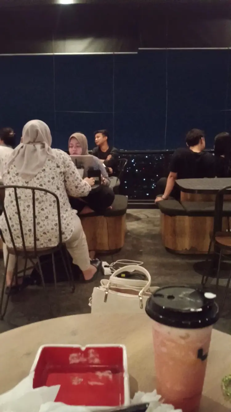 Ideologist Coffee And Social Space 6