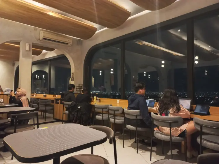 Ideologist Coffee And Social Space 8