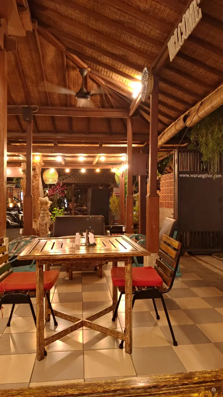 THOR Kitchen Coffee & Eatery 6