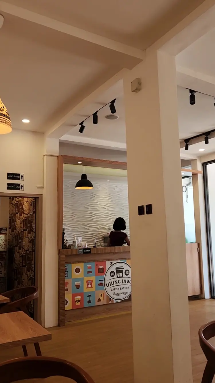 Ujung Jawa Cafe & Eatery 3