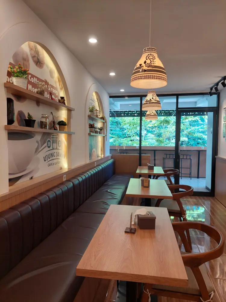 Ujung Jawa Cafe & Eatery 10