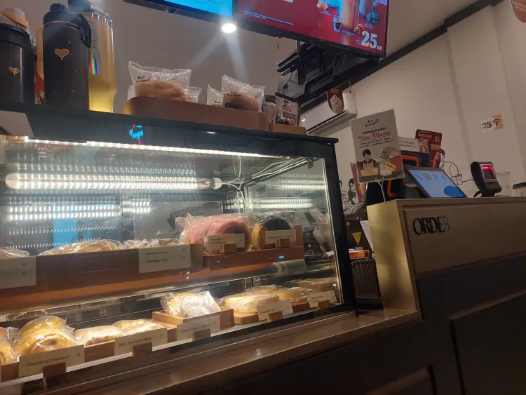 Kopi Kenangan - Ruko Pasar Rebo 5