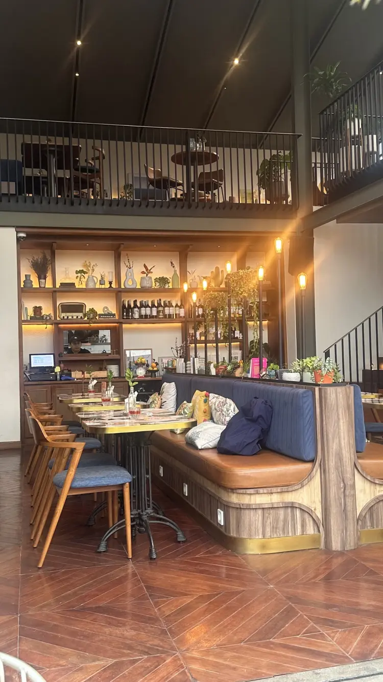 Hause Rooftop Senopati 2