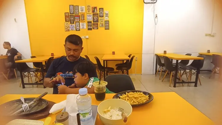 Nello House Steak & Coffee 4